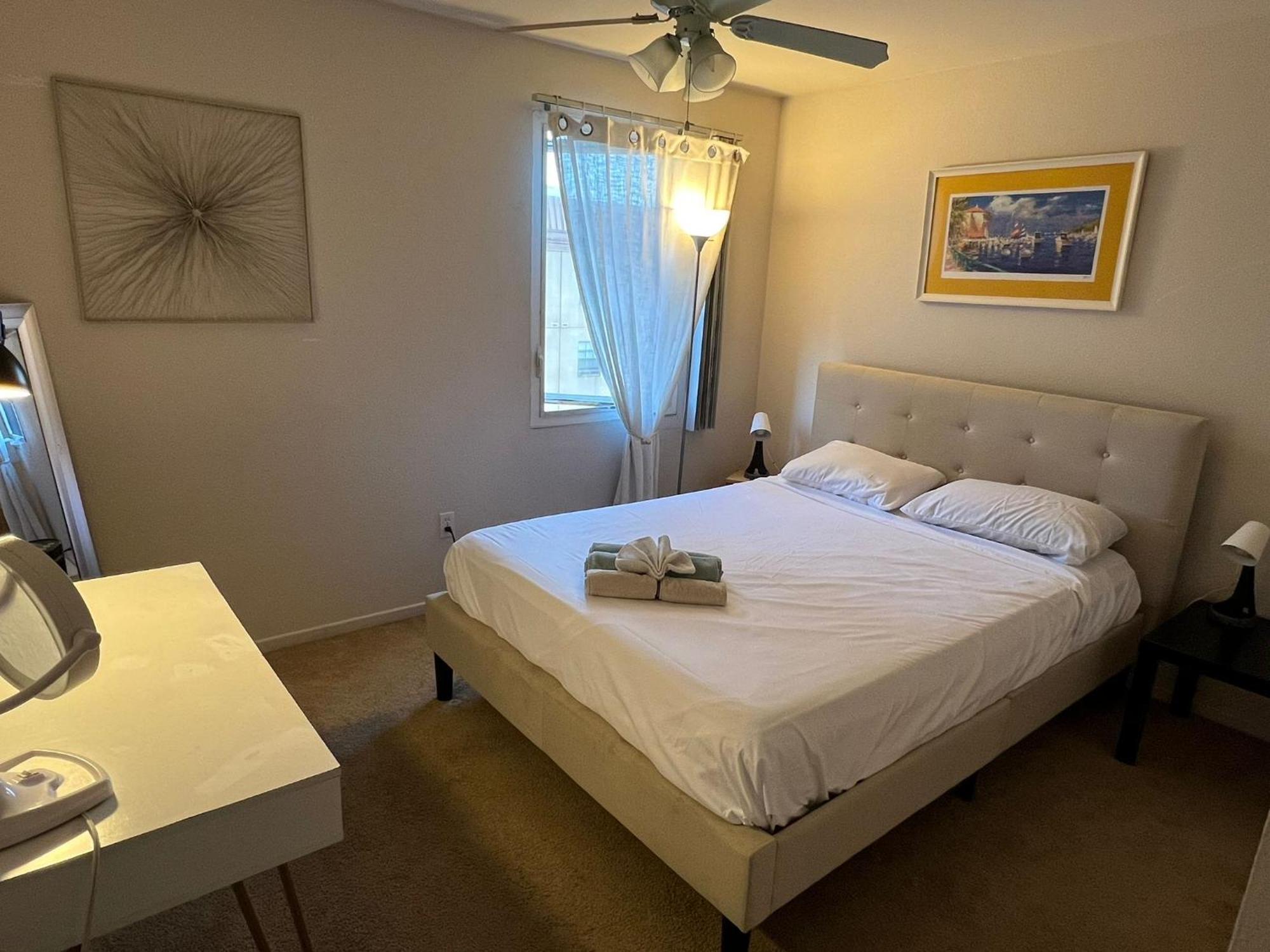 House Of Sunsets By Convention Center Petco Appartement *