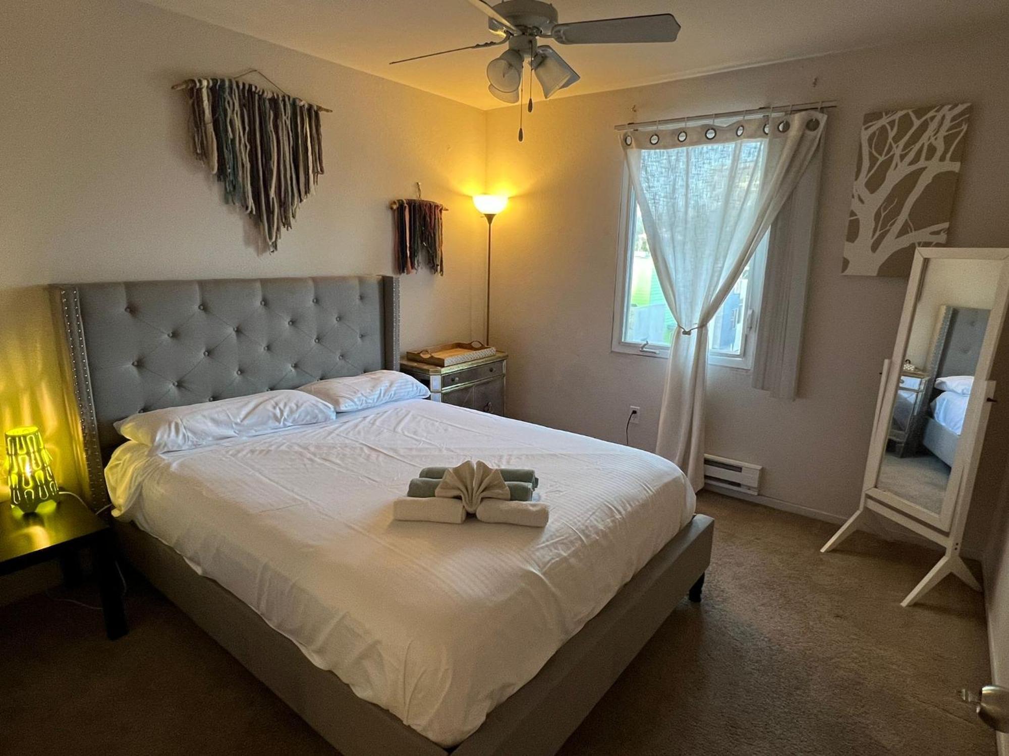 House Of Sunsets By Convention Center Petco Appartement